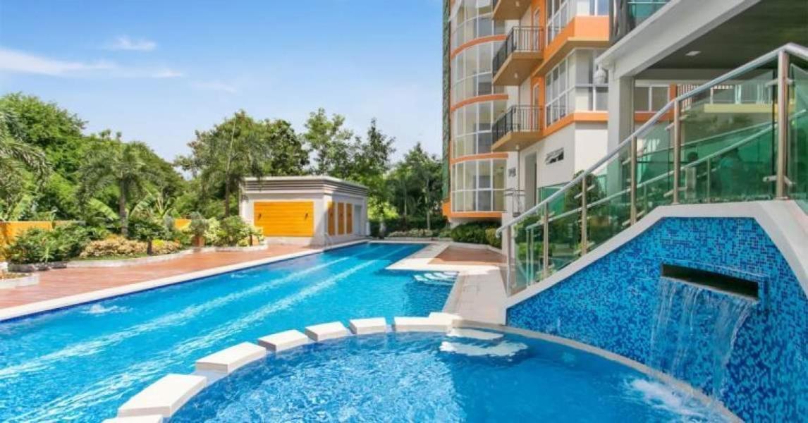 Lancris Residences 2 Bedroom Entire Apartment Near Airport With Pool Paranaque City Exterior photo