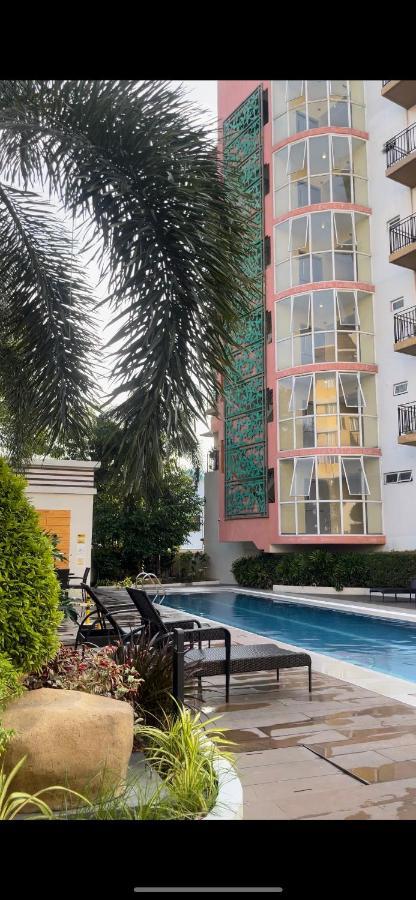 Lancris Residences 2 Bedroom Entire Apartment Near Airport With Pool Paranaque City Exterior photo