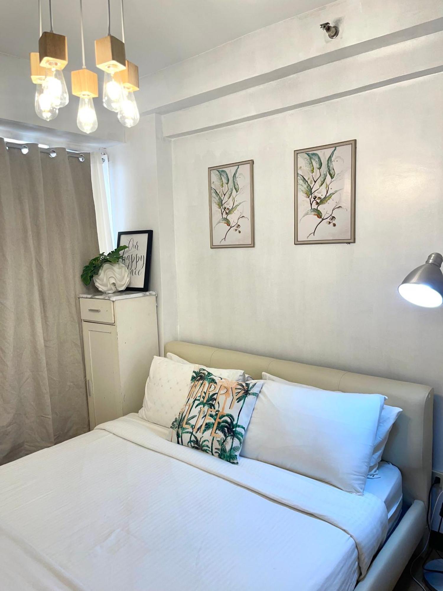 Lancris Residences 2 Bedroom Entire Apartment Near Airport With Pool Paranaque City Exterior photo